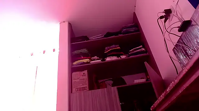 nicolle_milf1978 live sex cam