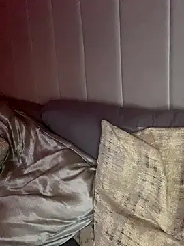 MaisieMae's cam snapshot