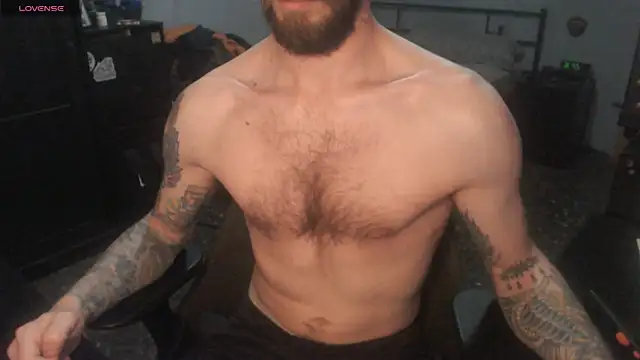 SexxxyLouis live sex cam