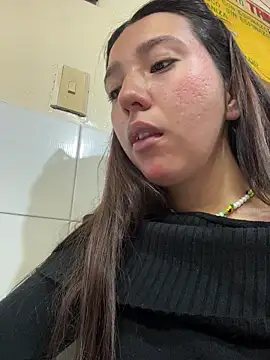 Alix_Rousses21's cam snapshot