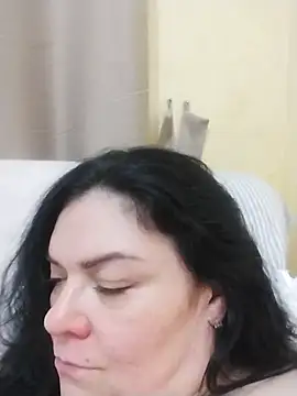 SoftLaura live sex cam