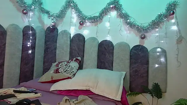 anais_tgn's cam snapshot