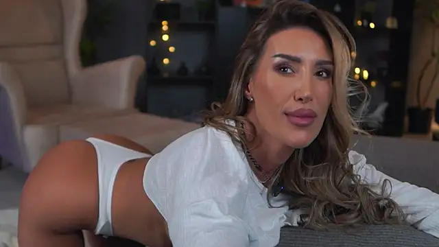 Evelyn_Evyyy live sex cam