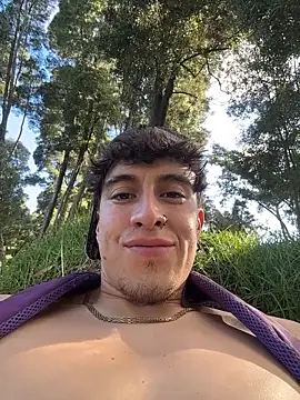 strongboy_ live sex cam