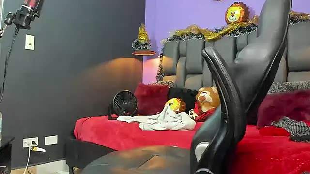 Lyon_vach live sex cam