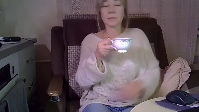 EllaJohnsonX's cam snapshot