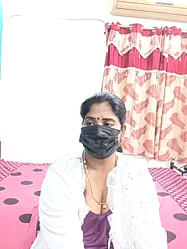 tamil-aunt's cam snapshot