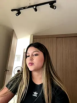 lunablossom_ live sex cam