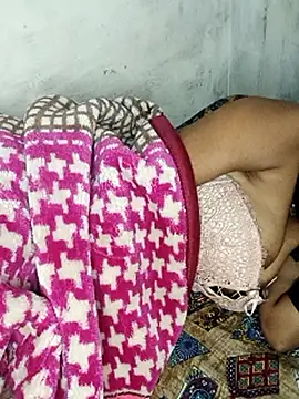 V_HOT_CUTE's cam snapshot