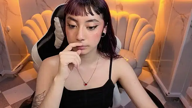 Lunara_b's cam snapshot