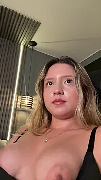 MiaPetit_'s cam snapshot