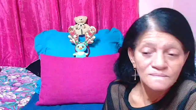 SLUTTYROXY's cam snapshot