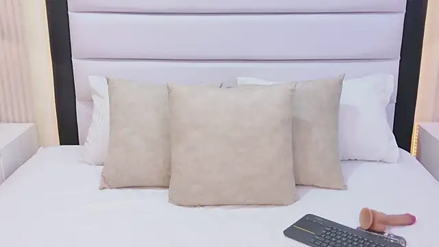 MadysonMiler live sex cam