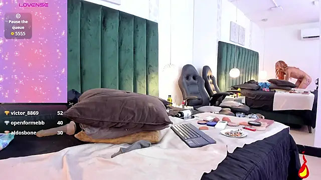 PaulinaGame live sex cam