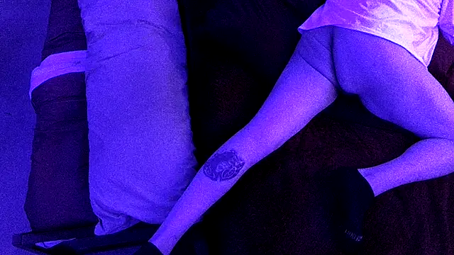 Time2playN303party's cam snapshot