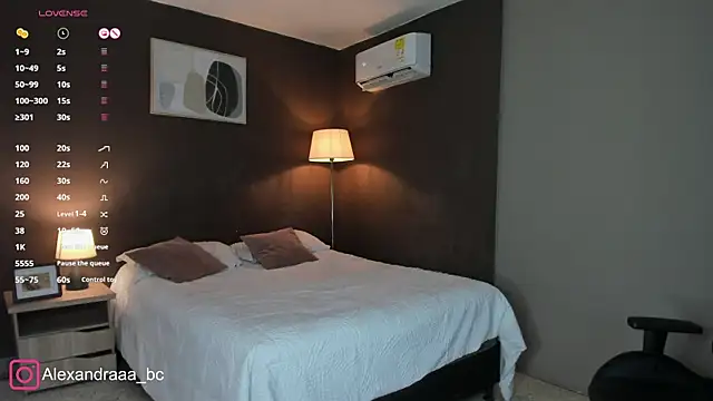 Alexandra-02's cam snapshot