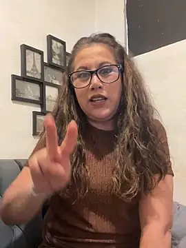 MirandaLatinaLovely's cam snapshot