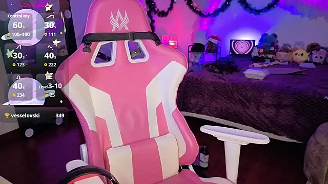 larah_uwu's cam snapshot