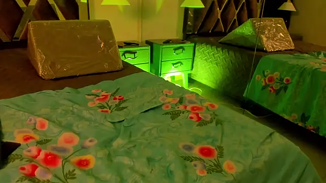 SalomeWilson's cam snapshot