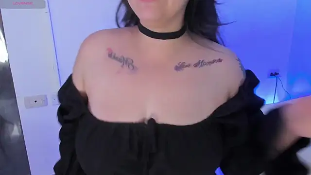 curvy_rousi's cam snapshot