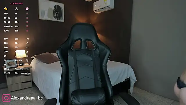 Alexandra-02's cam snapshot