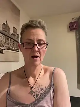 Curvy-Jinx's cam snapshot