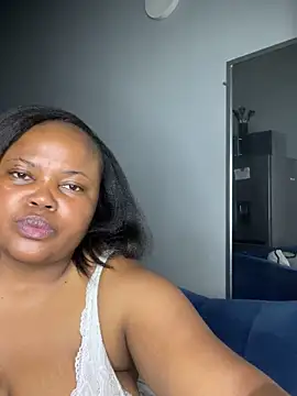 Curveysinaa's cam snapshot