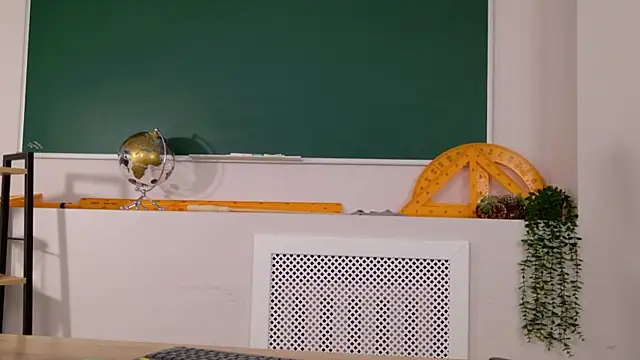 ClaireMathis's cam snapshot