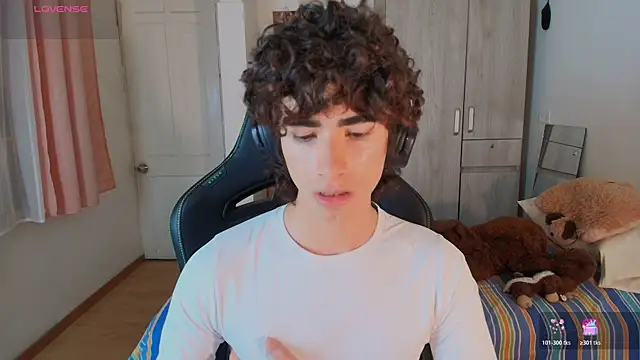 Nude_Boy18 live sex cam