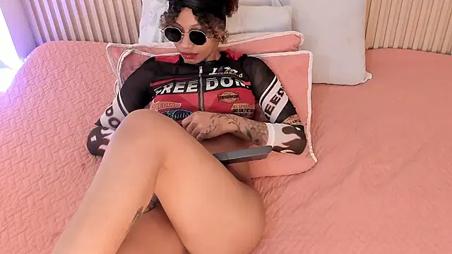 daiana_curly's cam snapshot