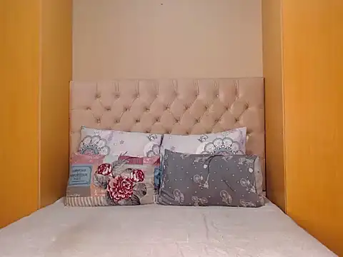 TyraBanks_1's cam snapshot