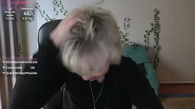 Rosette_Pricky's cam snapshot