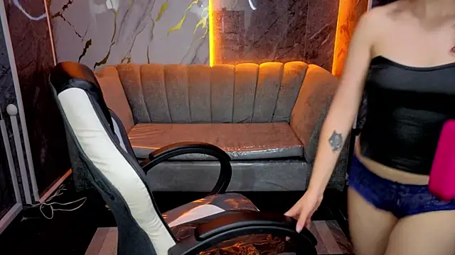 Merida_b's cam snapshot