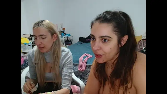 BarbieBlondieGirl's cam snapshot