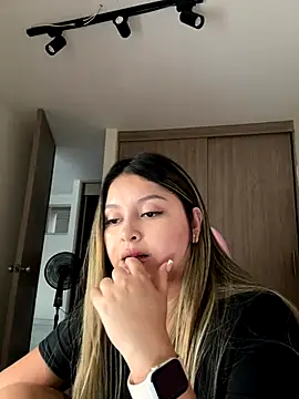 lunablossom_'s cam snapshot