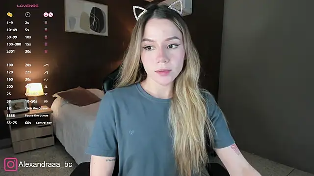 Alexandra-02's cam snapshot