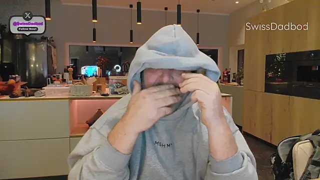 SwissDadbod live sex cam