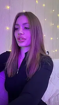 Elizabeth_Tay's cam snapshot