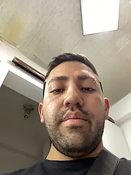 JuanZapata33 live sex cam