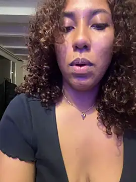 lauraltt live sex cam