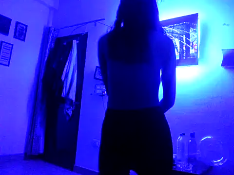 Evalivehere's cam snapshot