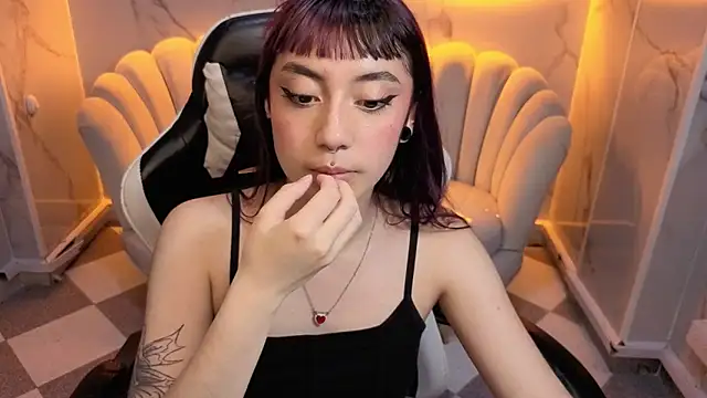 Lunara_b's cam snapshot