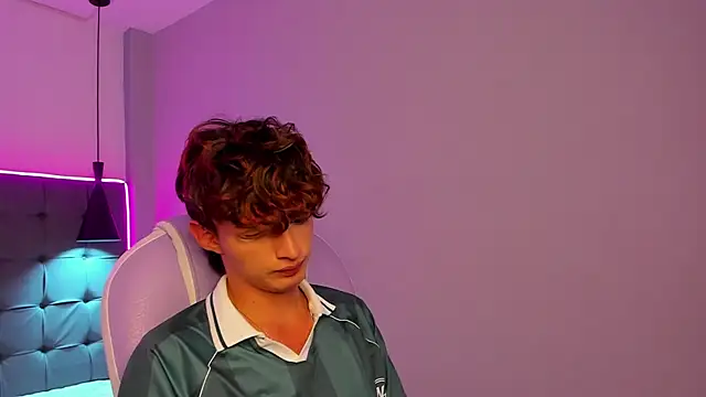 NicolasFerrer18 live sex cam