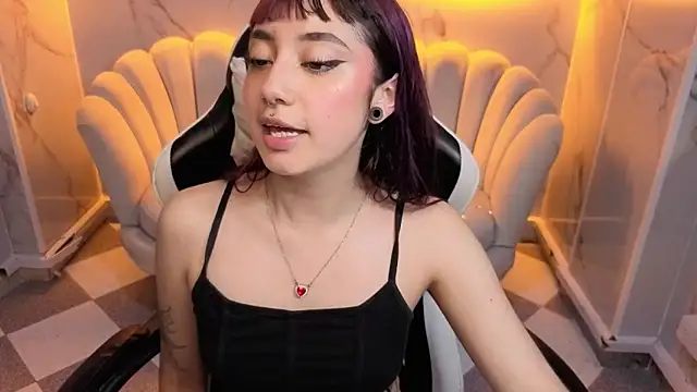 Lunara_b's cam snapshot