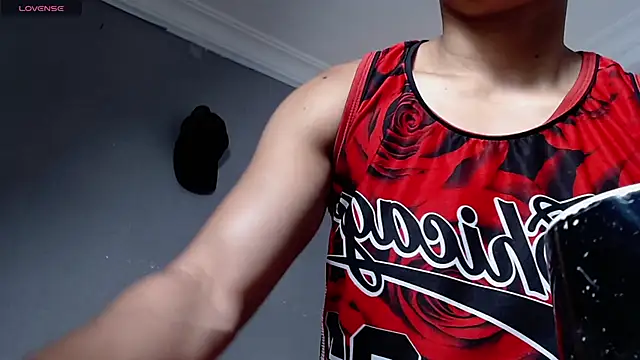 Liiamthompson's cam snapshot