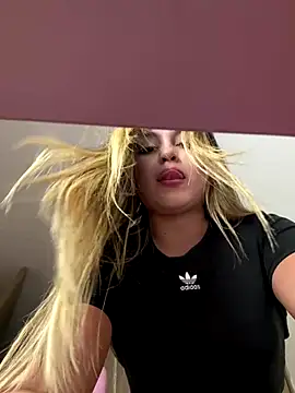 lunablossom_'s cam snapshot