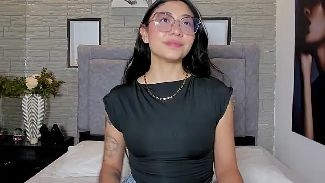 LanaRouse's cam snapshot