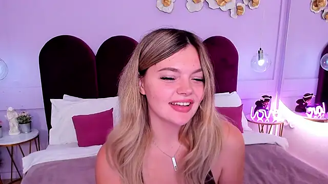 ZaraBloom's cam snapshot