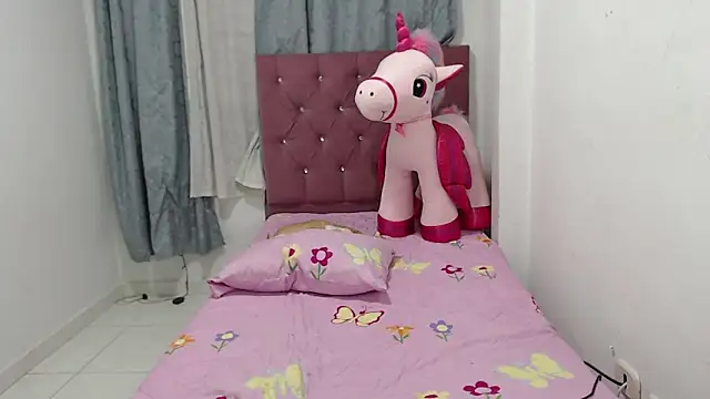 BrinsHilton_'s cam snapshot