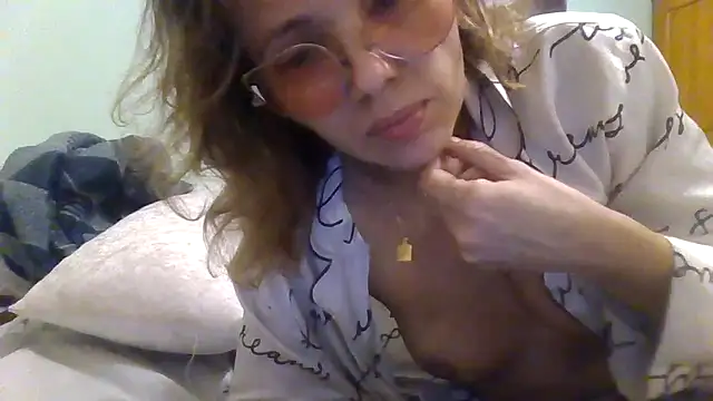 loveryvicky's cam snapshot